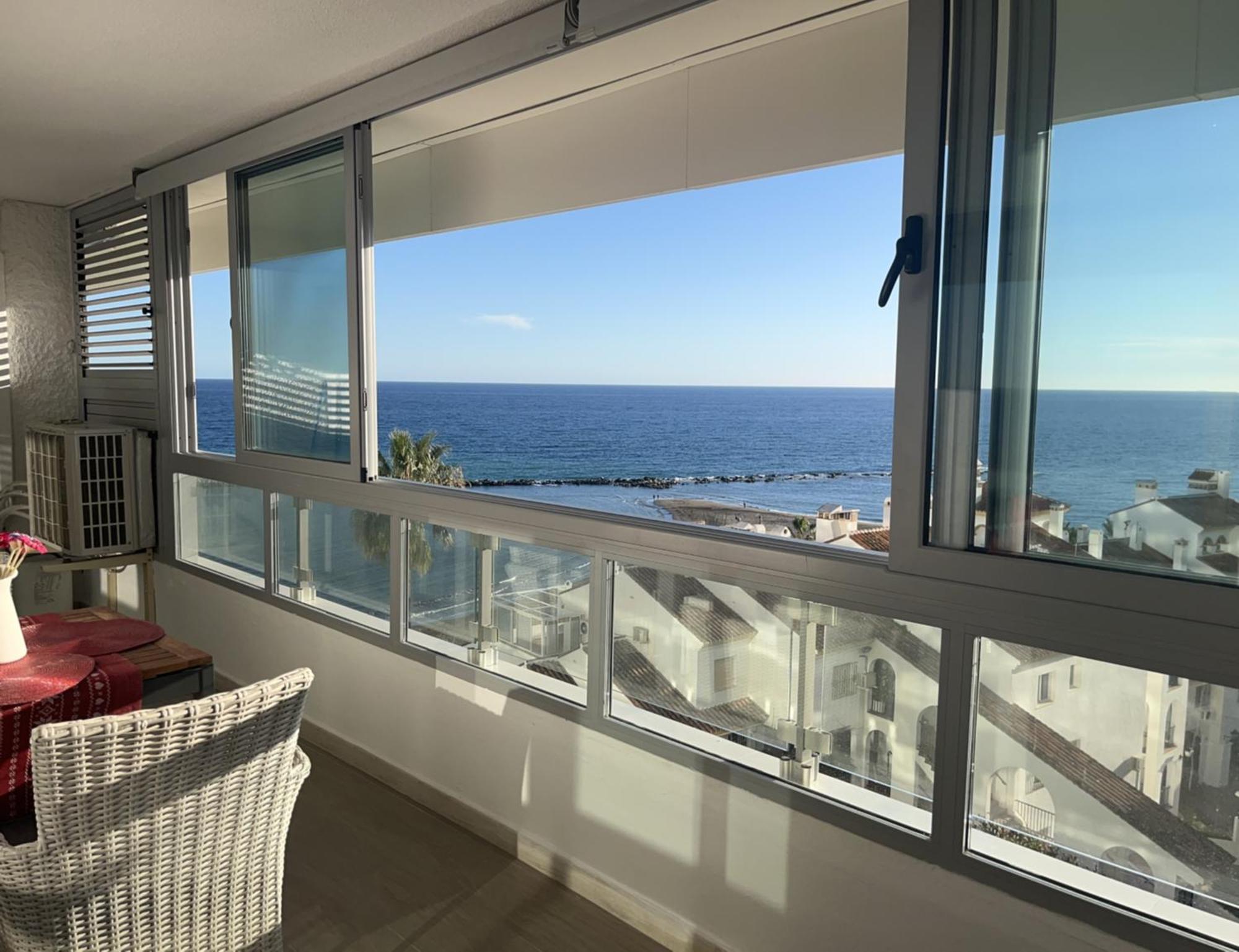 Stunning Apartment 50 Meters From The Sea Benalmadena Exterior photo